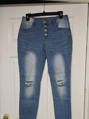 Light Wash Distressed Jeans Size L